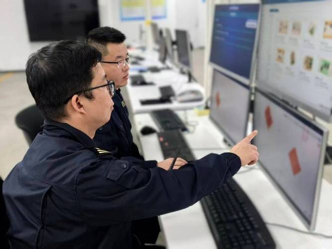 "十四五"看津关丨从"大海捞针"到"火眼金睛" 他亲历的海关智能审图技